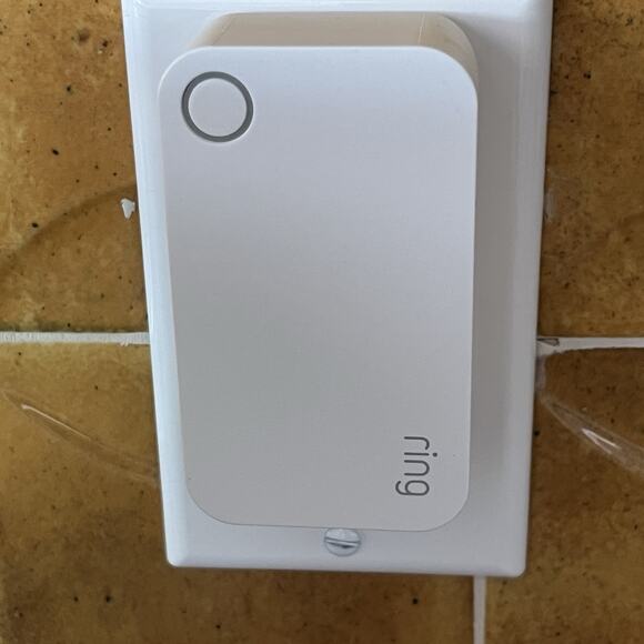 Ring Range Extender Model 5AT2S8 Z Wave - Picture 3 of 4